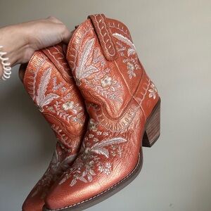 Dingo Orange Booties